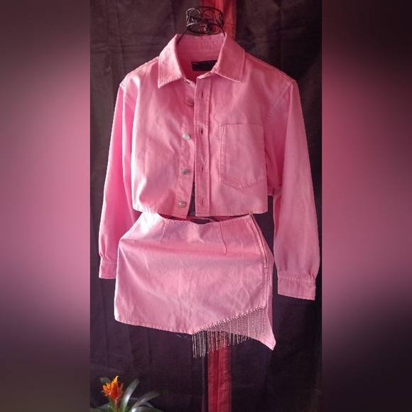 Asos Design skirt size 0 and shacket size 2. color pink - Picture 4 of 7